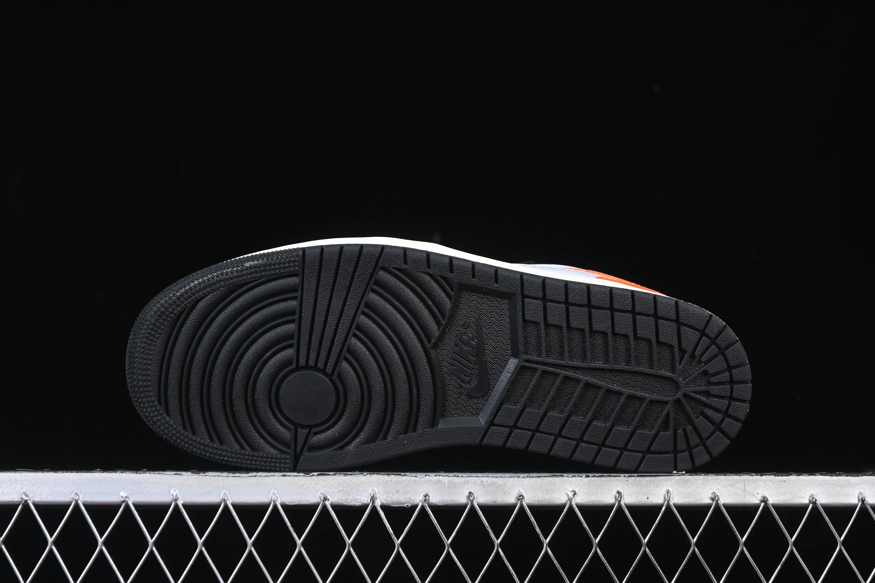All categories Air Jordan Jordan series basketball shoes Air Jordan 1 Low G version pure original Air Jordan 1 Low AJ1 Joe 1 black and white orange low-top retro cultural basketball shoes 553558-081